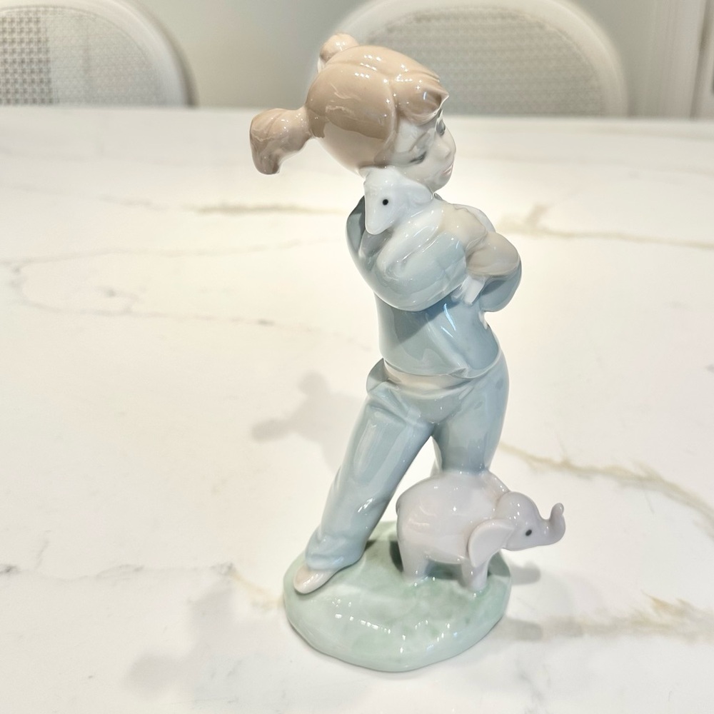 Lladro NAO “Special Friends”. Pristine like new condition.